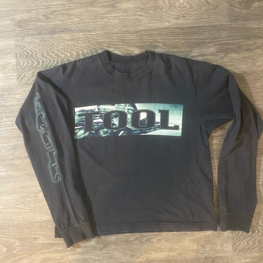 03 tool longsleeve xs/sm authentic vintage